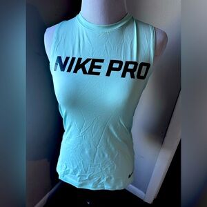 Nike Pro Mint Green size Xs